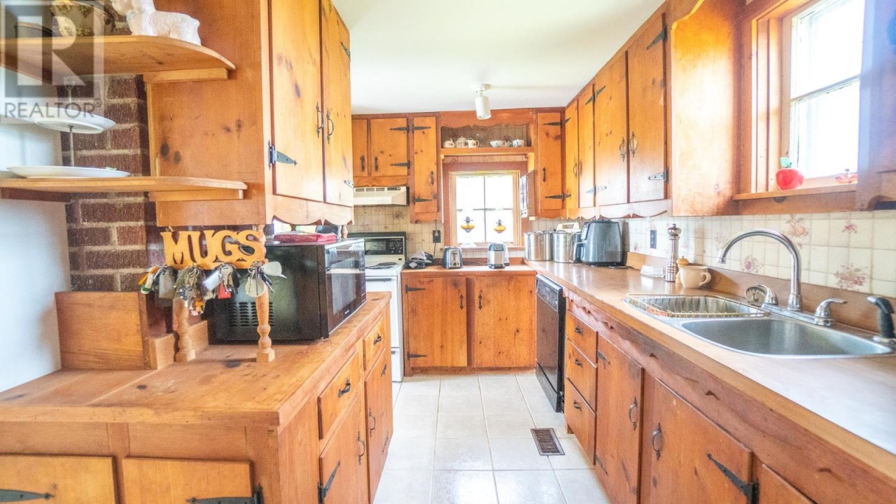 21376 Rte 221376 Rte 2, Pleasant Valley, Prince Edward Island C0A1N0, 3 Bedrooms Bedrooms, ,1 BathroomBathrooms,Agriculture,For Sale,21376 Rte 2,202318108